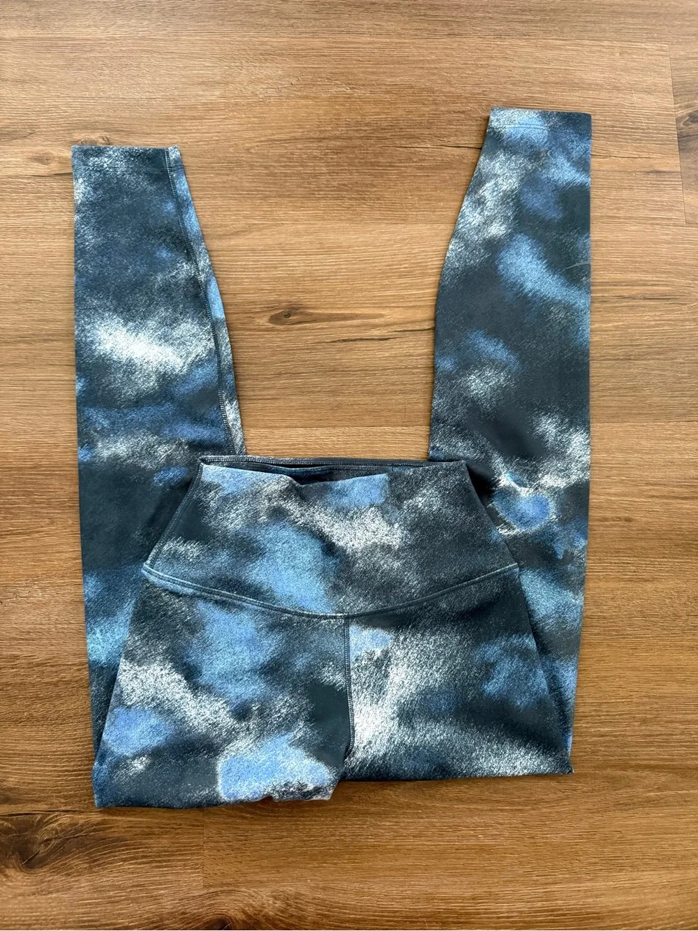 Nike Tie-Dye High-Waist Active Leggings & Crop Tank Set